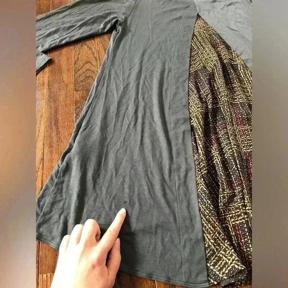 Comfy USA Women’s M Gray Long-Sleeve Tunic w/Tulip Print Back - NWT!! - Picture 12 of 12